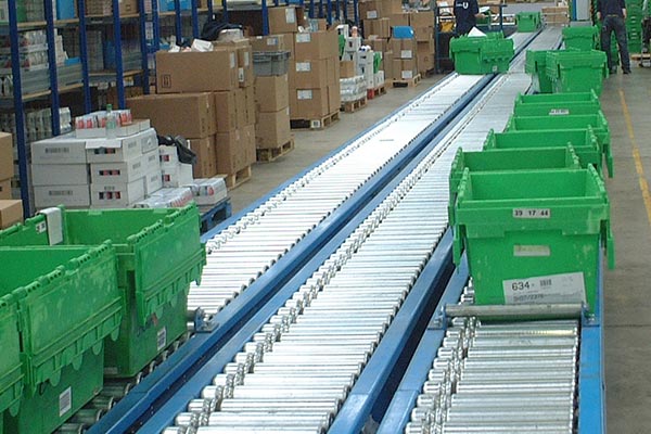 Amber Automation fornisce una spinta al prelievo degli ordini presso Unichem (Alliance Healthcare) Amber Automation Provide a Boost for Order Picking at Unichem (Alliance Healthcare)