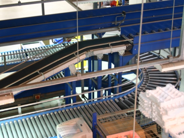 Sistemi di trasporto a pavimento su misura di Amber Industries