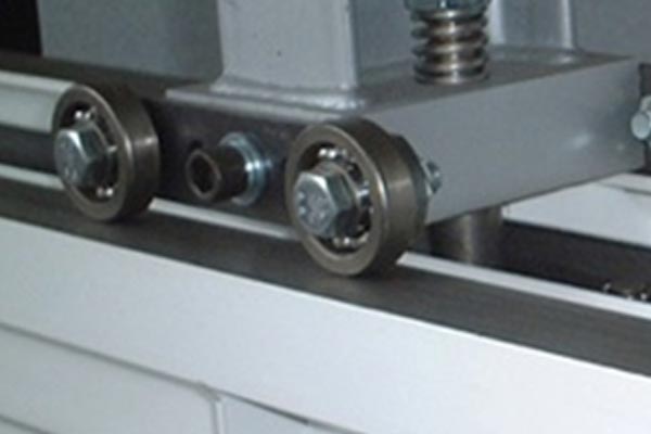 Sistemi di trasporto invertiti MCM MCM Inverted Conveyor Systems