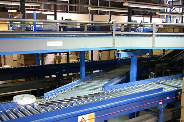 Trasportatori a rulli motorizzati e a gravità Amber Automation