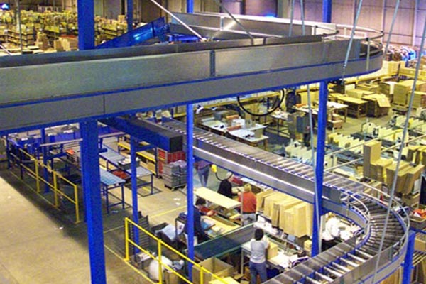 Trasportatore ad albero lineare di alto livello Amber Automation Amber Automation High Level Lineshaft Conveyor